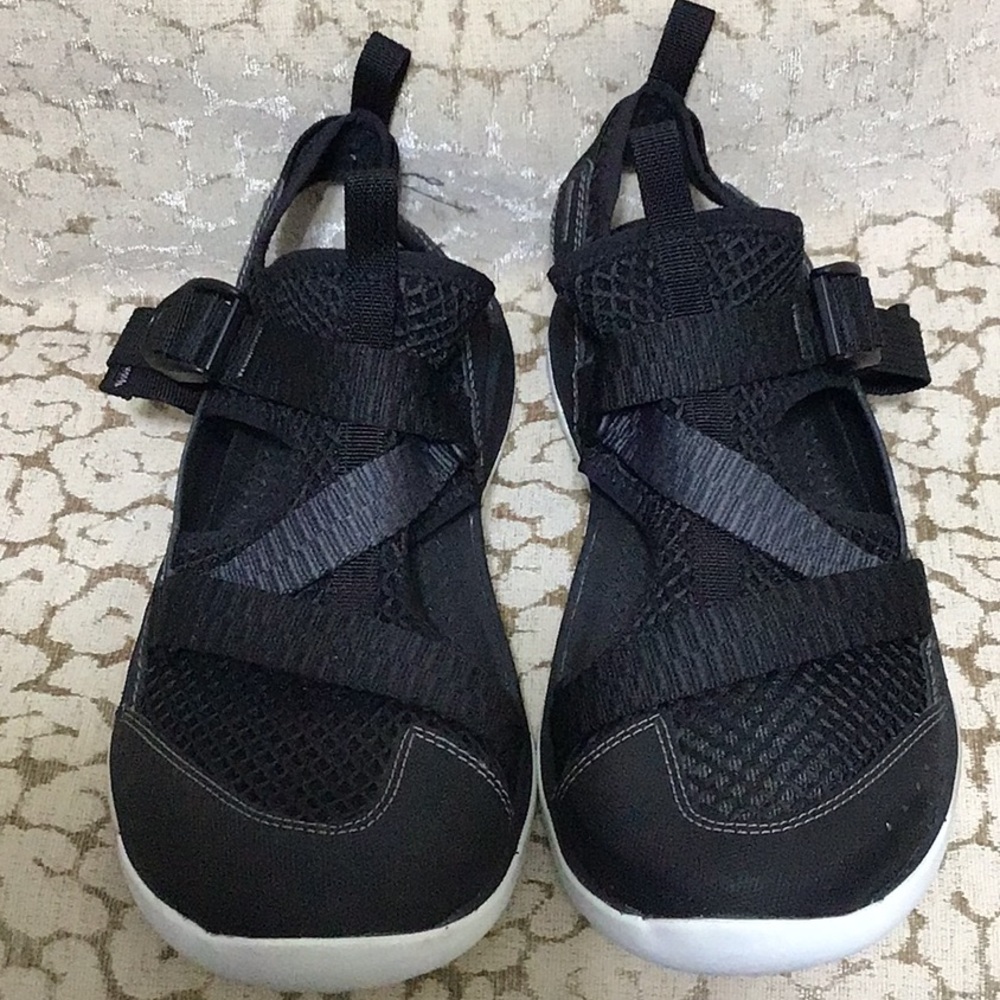 Chaco Women’s Adjustable Water Sandal Shoes Black Breathable Sz 10 Mint